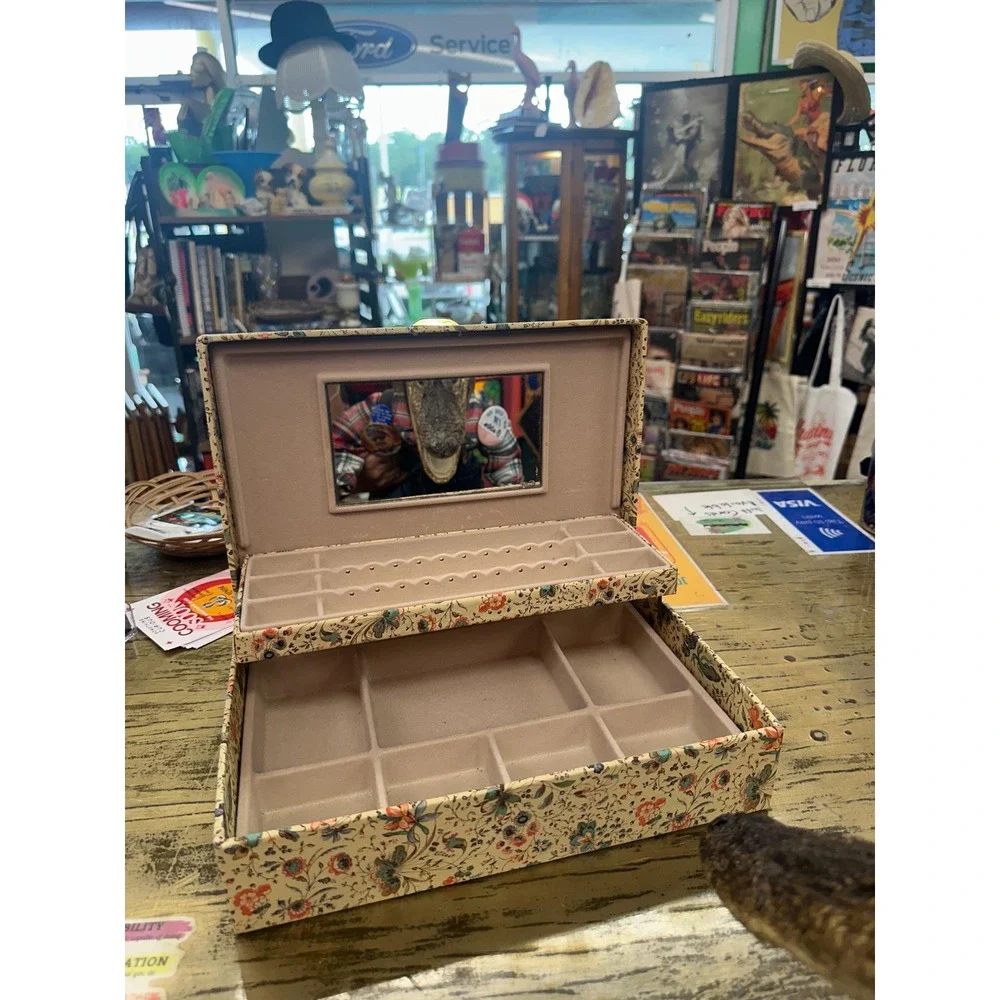 Vintage Flower Jewelry Box